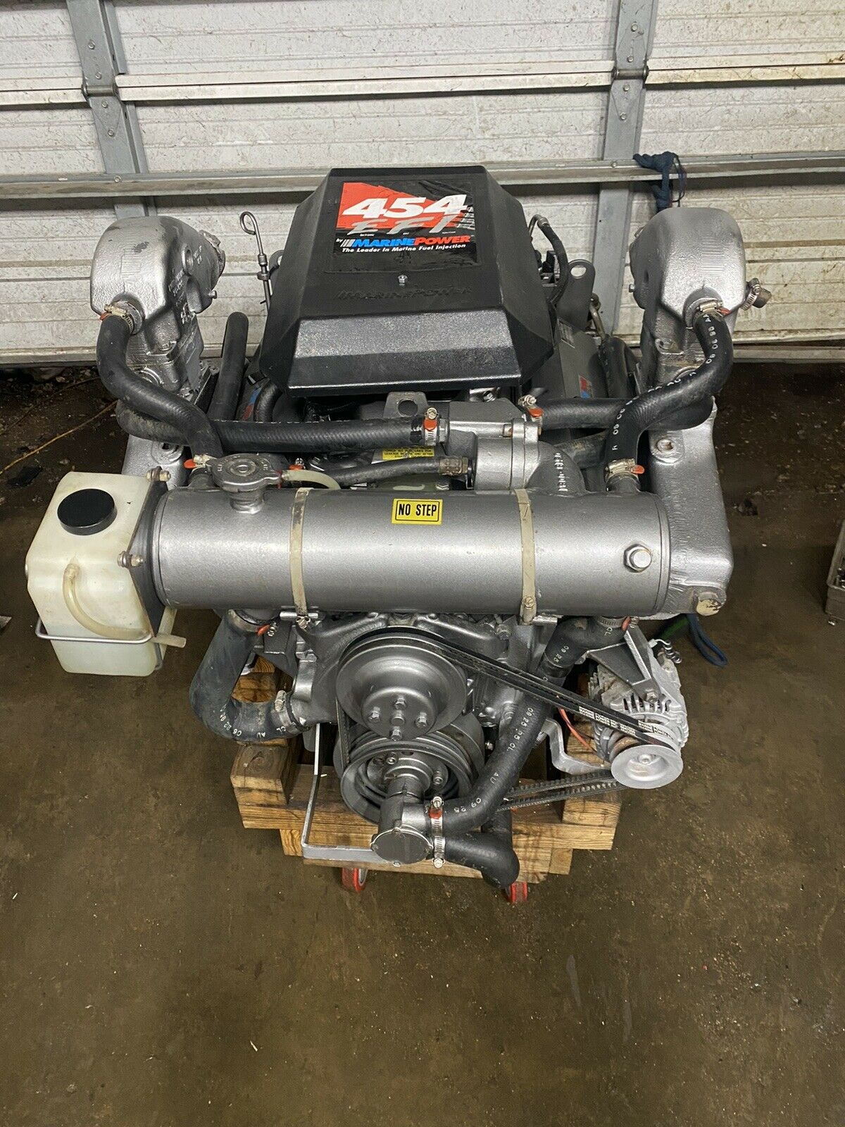 Turn Key OEM Complete Marine Power 7.4L 454 Tbi Motor Freshwater Only 540 Hours