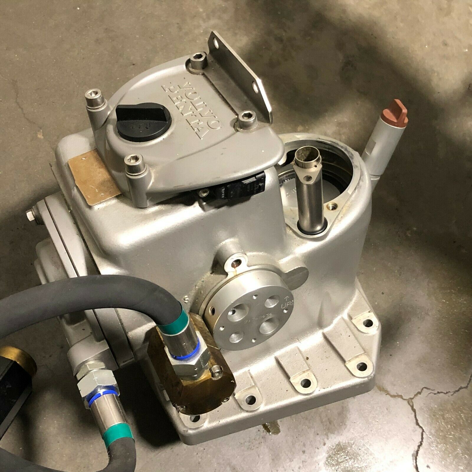 Volvo Penta Duo Prop IPS Upper Transmission Gearbox Fresh Water Low Hrs Cooler