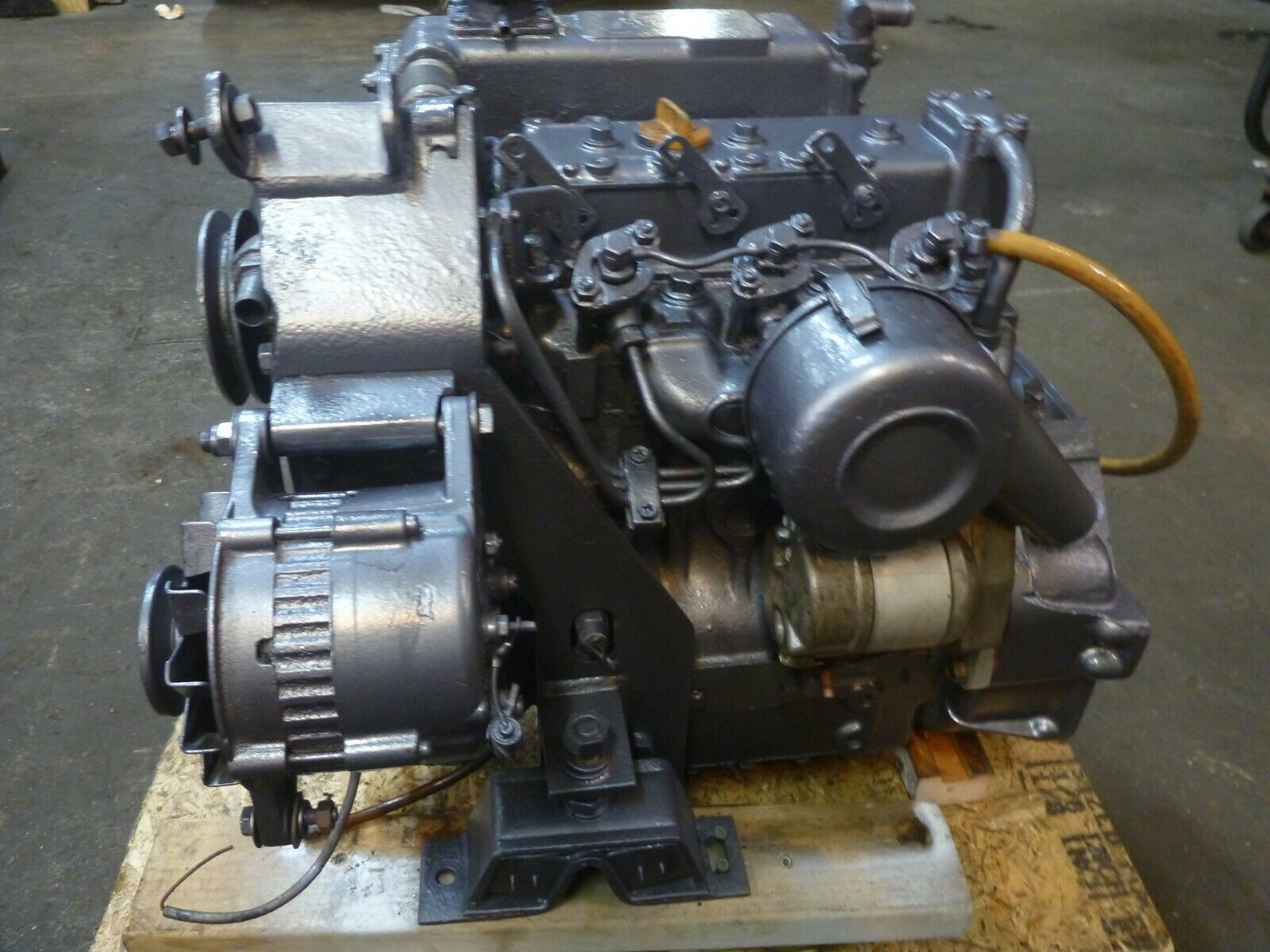 Yanmar 3GM Diesel Engine 25 HP with Kanzaki 2.62:1 transmission