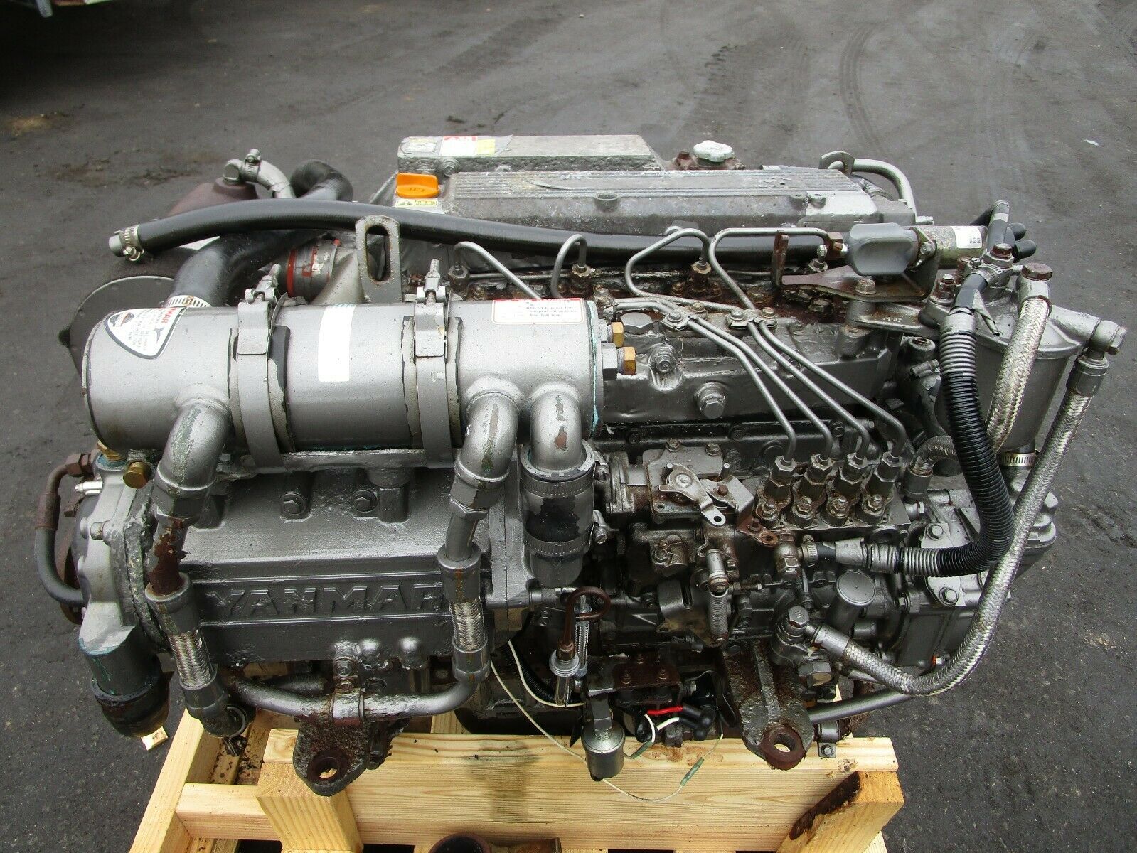 YANMAR 4LHA-DTP MARINE DIESEL ENGINE