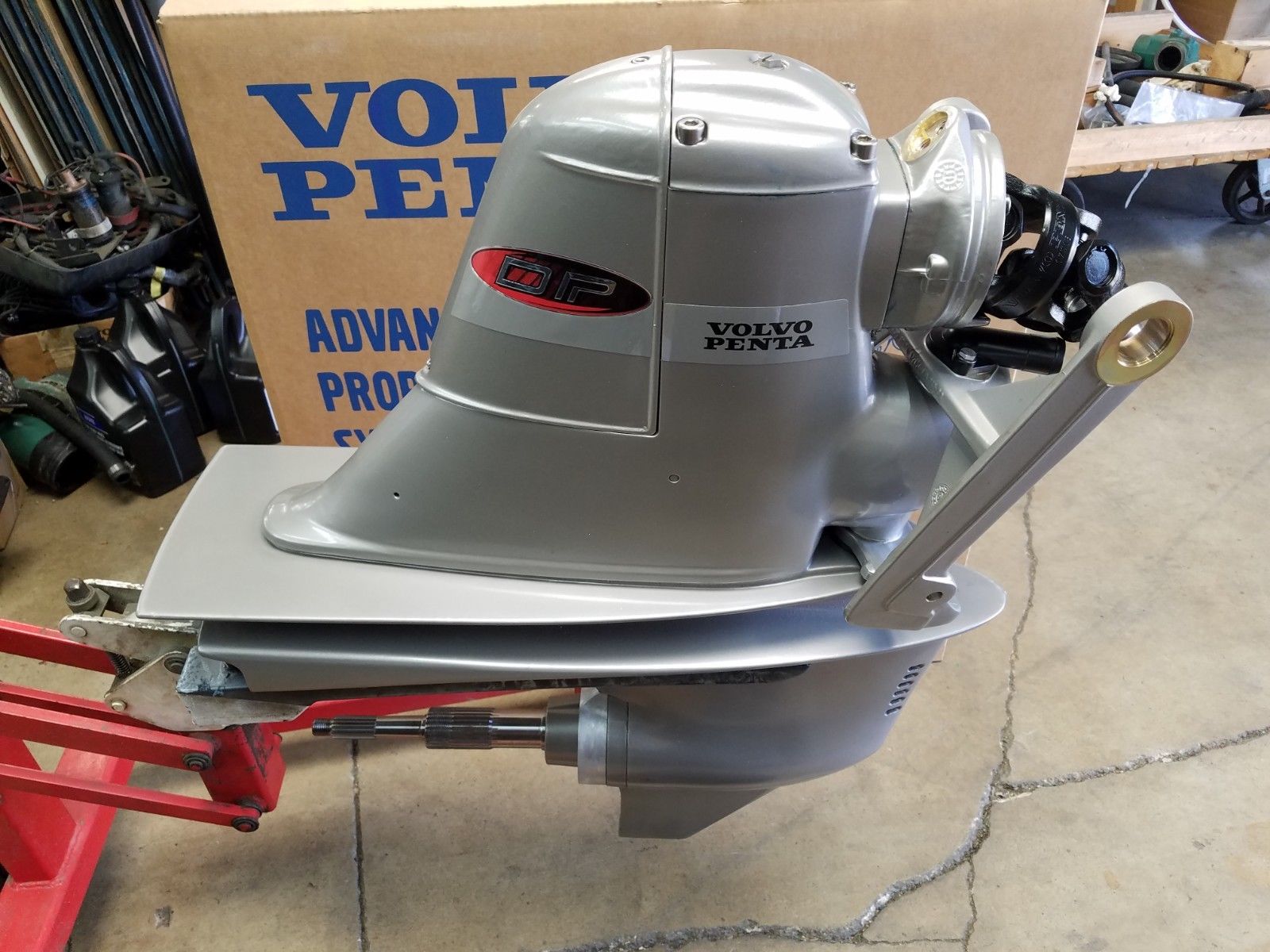 VOLVO PENTA DP-G OUTDRIVE 1.68:1 BRAND NEW 3869110 KAD44 KAD300